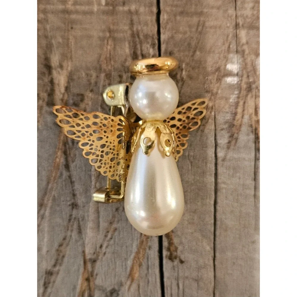 Vintage Small Angel Gold Tone‎ And Faux Pearl Body  - Wings and Halo